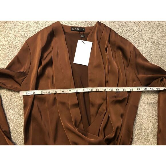 5/$25 SALE Brand New Shein Motf Premium Straight Fit Draped Top in Coffee Brown - Picture 8 of 16